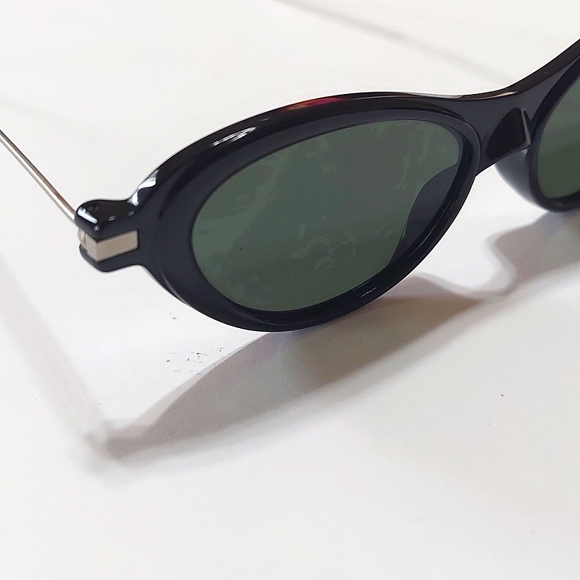 NWOT Prada Jet Black Ladies Cat Eye Frame Slim Arm Sunglasses - Picture 2 of 10